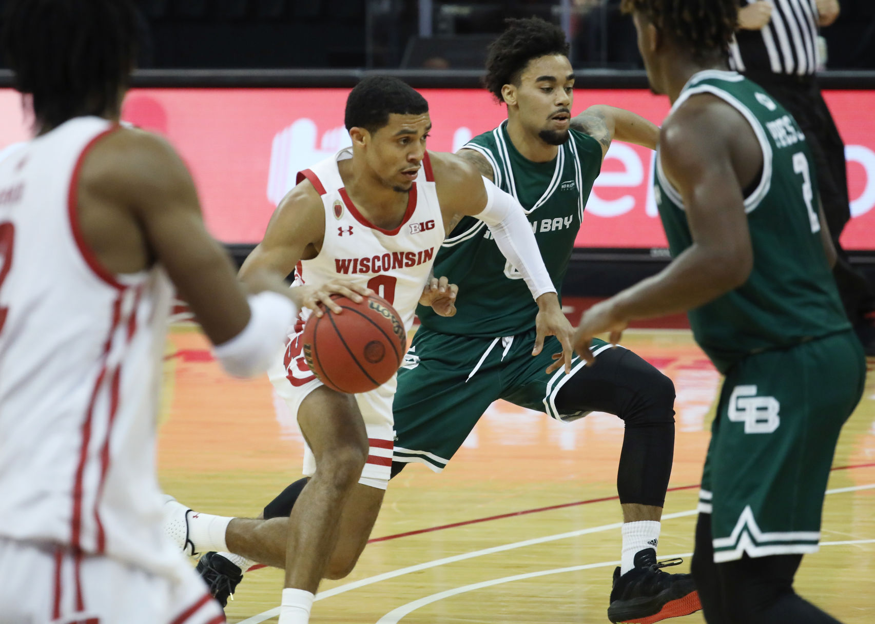 Badgers 82, Phoenix 42
